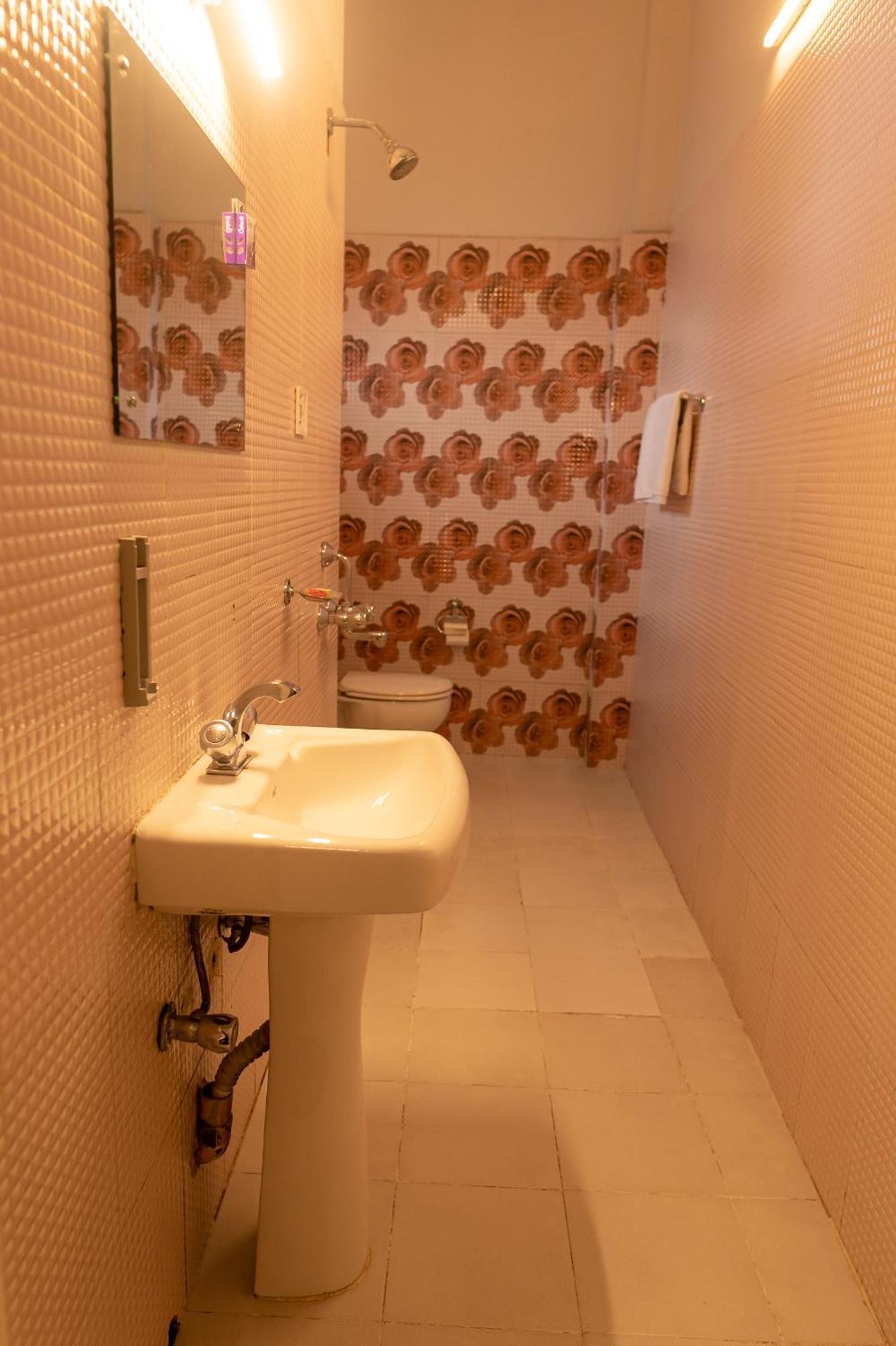 The Living Roof Hotel Shillong Ngoại thất bức ảnh