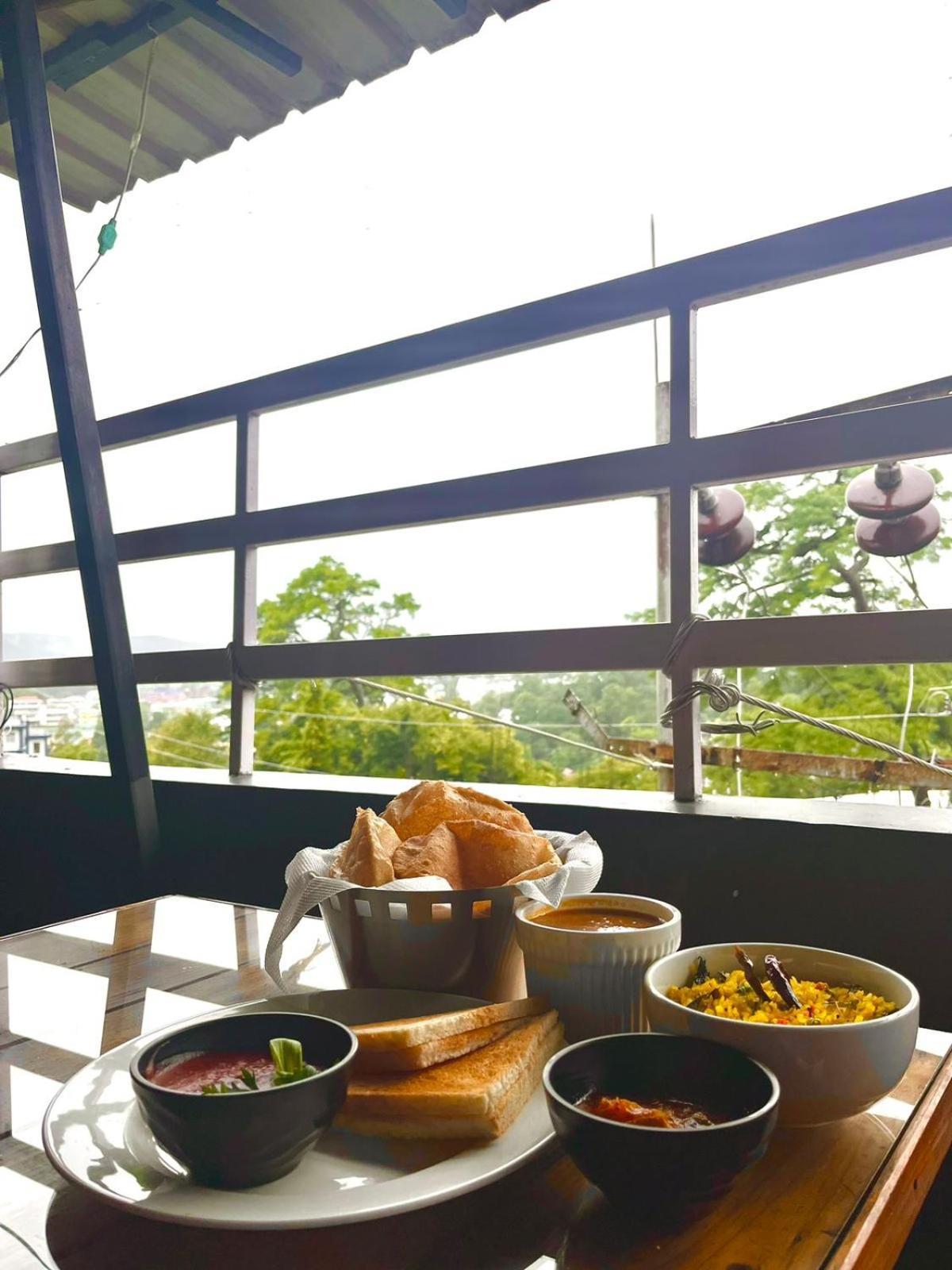 The Living Roof Hotel Shillong Ngoại thất bức ảnh